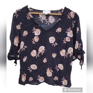 French Grey Floral Top, Size Large, Black, 100% Rayon